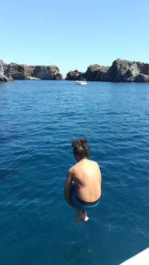 Un-tuffo-a-Panarea